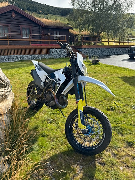 Husqvarna FE 450 4 of 10