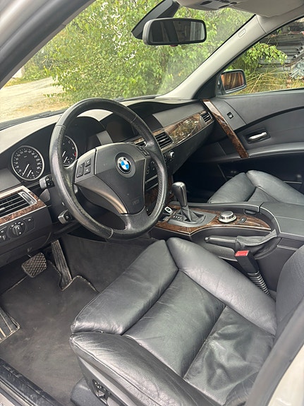 BMW 550i 8 of 15
