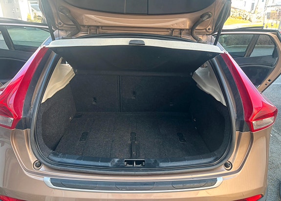 Volvo V40 17 of 18