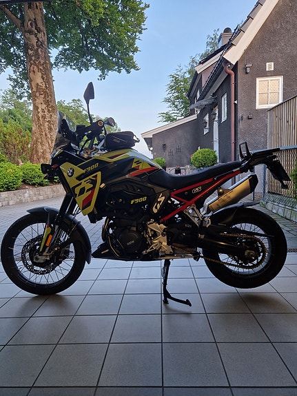 BMW F 900 GS 3 of 5