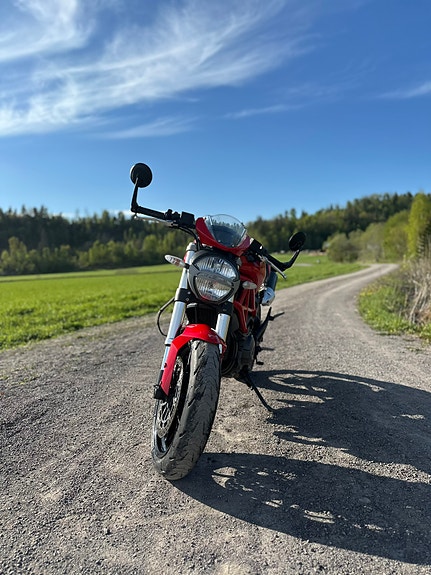 Ducati Monster 796 2 of 6