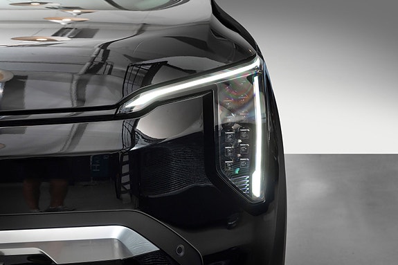 Kia EV3 4 of 30