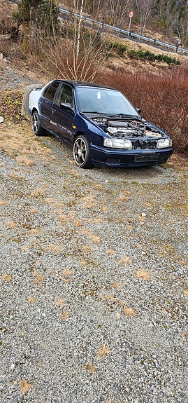 Nissan Primera 4 of 5