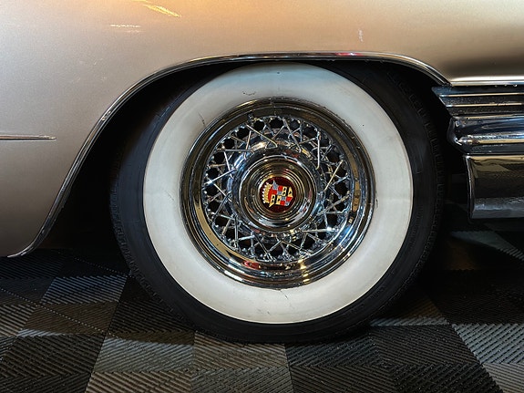 Cadillac Deville 22 of 30