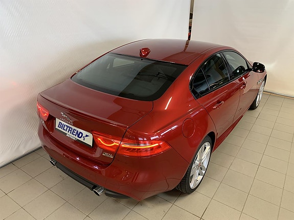 Jaguar XE 6 of 24