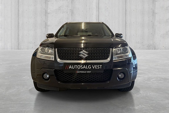 Suzuki Grand Vitara 2 of 5