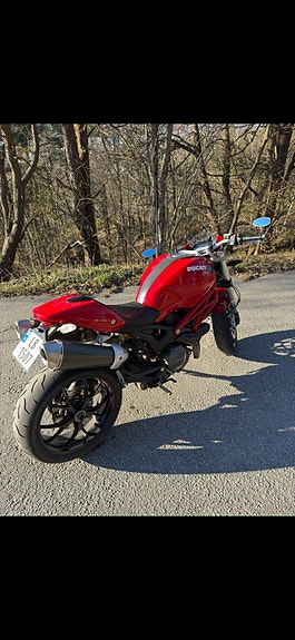 Ducati Monster 796 7 of 9