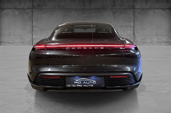 Porsche Taycan 5 of 30