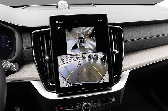 Volvo XC90 17 of 26