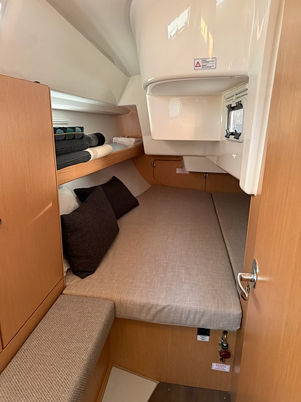 Bavaria 34 Cruiser STYLE 2020 - Båtplass ut sesongen + boblehavn i vinter 12 of 30