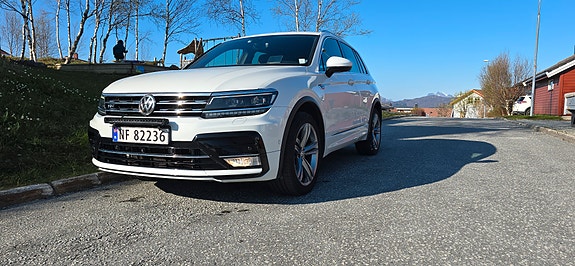 Volkswagen Tiguan 2 of 5