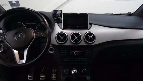 Mercedes-Benz B180 8 of 12