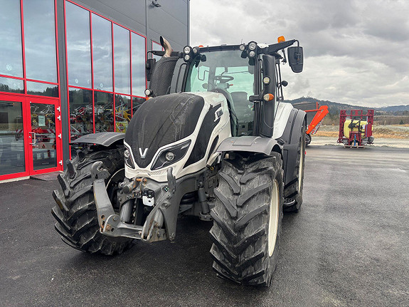 Valtra T214D 2015, kr 699 000,-
