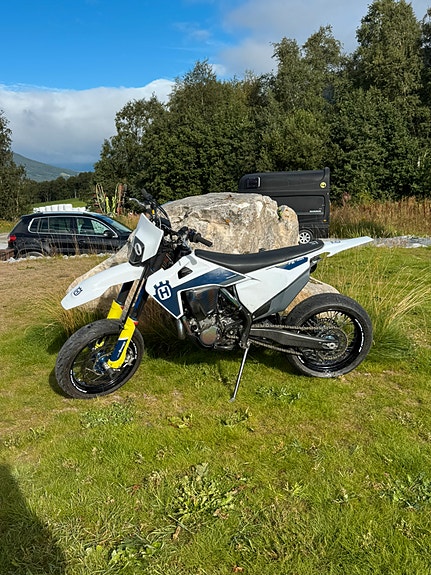 Husqvarna FE 450 2 of 10