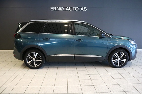 Peugeot 5008 2 of 5
