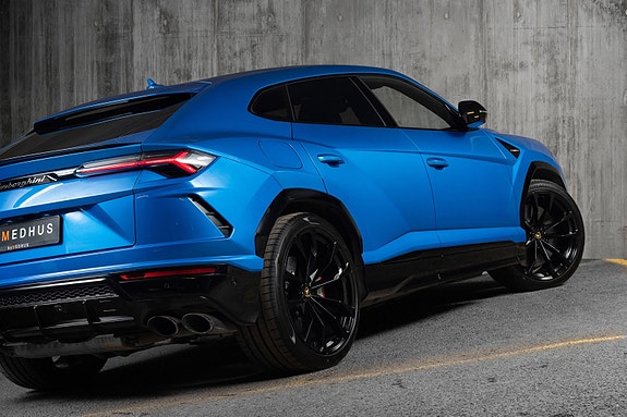 Lamborghini Urus 13 of 30
