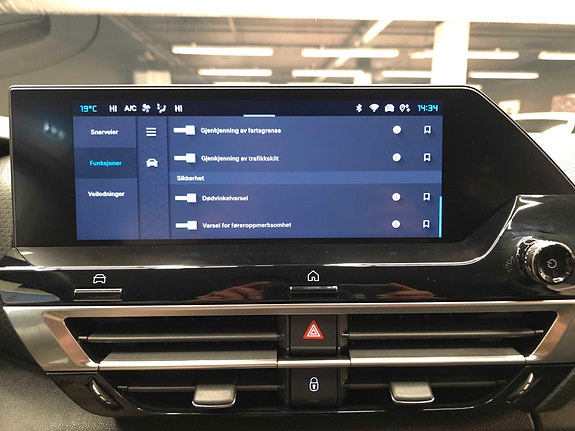 Citroen E-C4 24 of 30