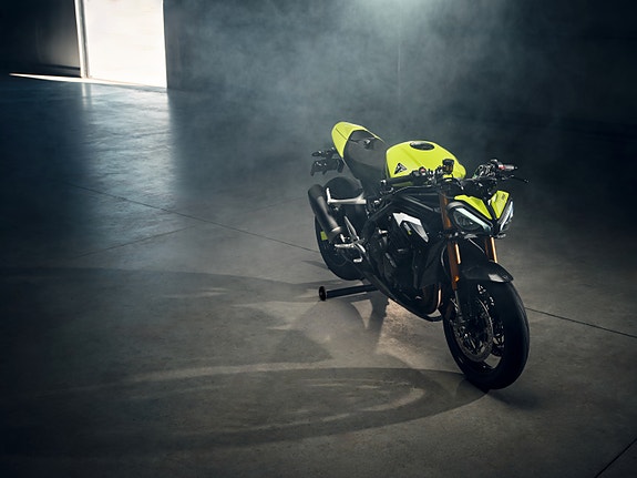 Triumph Speed Triple 1200 RX. LIMITED EDITION