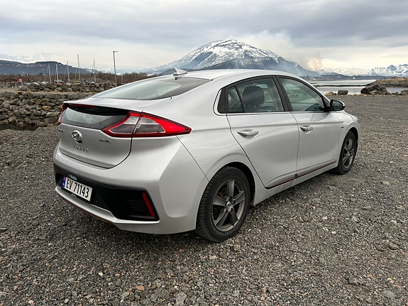 Hyundai IONIQ 4 of 15