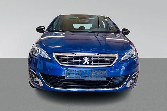 Peugeot 308 2 of 5