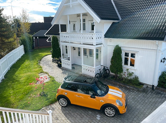 MINI Cooper S 3 of 5
