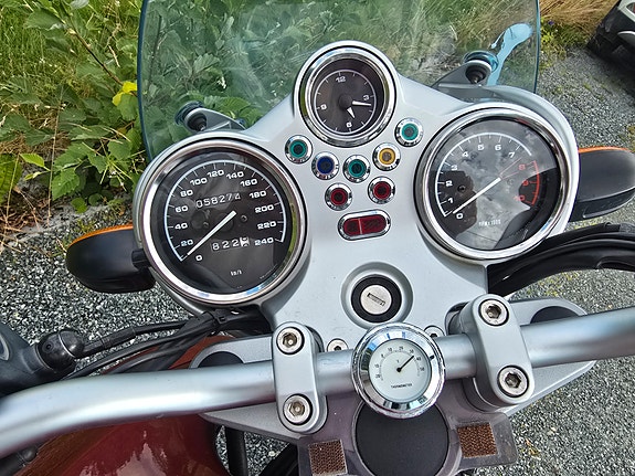 BMW R1150R 2 of 5