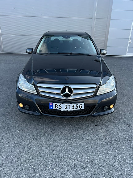 Mercedes-Benz C180 3 of 12