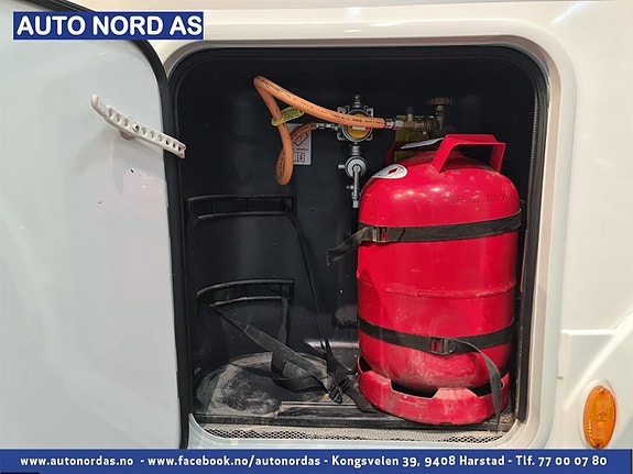  Plass for 2 stk 11 kg gassflasker