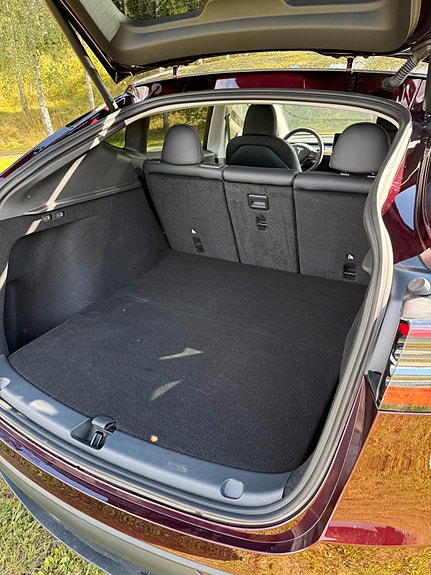 Tesla Model Y 17 of 23