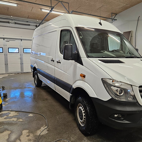 Mercedes-Benz Sprinter 319 3 of 18