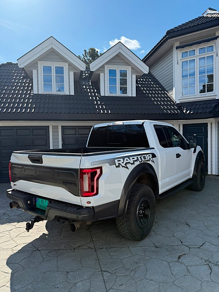 Ford F-150 5 of 5