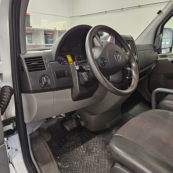 Mercedes-Benz Sprinter 319 12 of 18