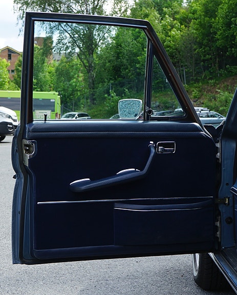 Mercedes-Benz 280 SE 18 of 30