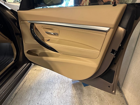 BMW 328i 19 of 30