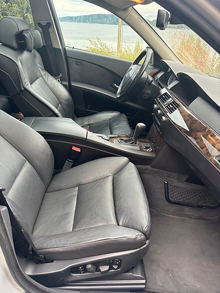 BMW 550i 9 of 15