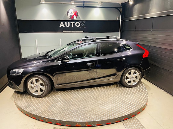 Volvo V40 Cross Country 14 of 30