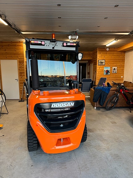 Doosan D35C-9 2 of 5