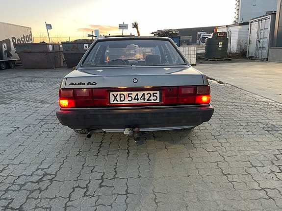 Audi 80 2 of 5
