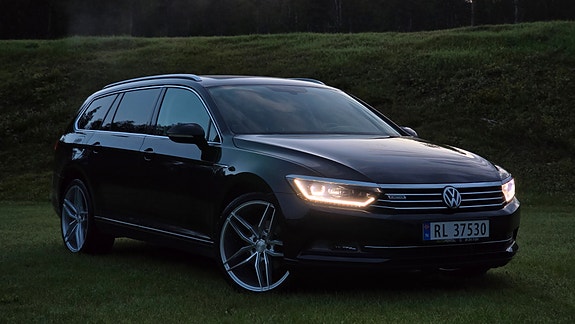 Volkswagen Passat 27 of 30