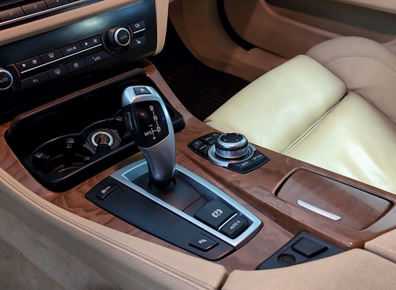 BMW 523i 25 of 30