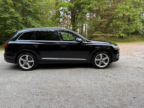 Audi Q7 14 of 24