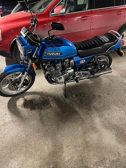 Suzuki GSX 750 5 of 7