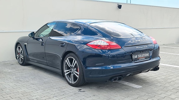 Porsche Panamera 4 of 5