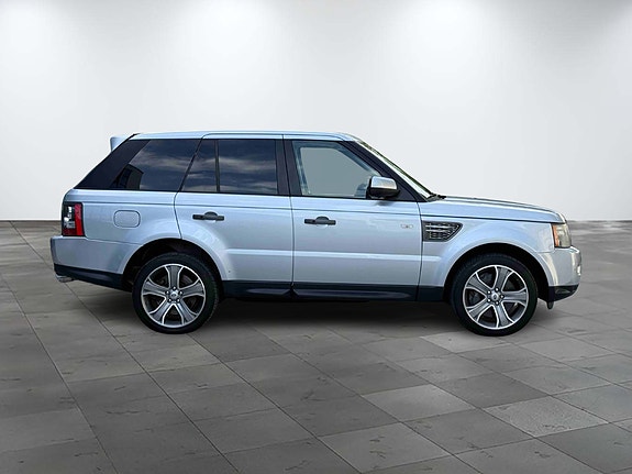 Land Rover Range Rover Sport 12 of 30