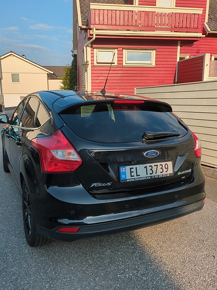 Ford Focus 2 of 5