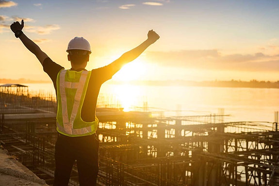 Bygg og anleggsarbeider jubler