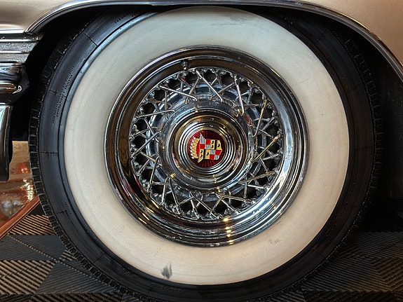 Cadillac Deville 12 of 30