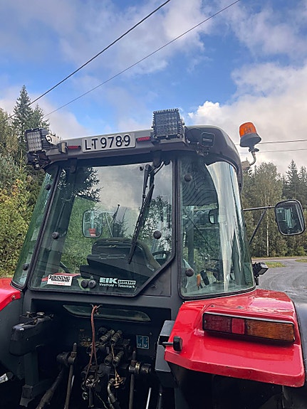 Massey Ferguson 4255 m/bunn og buk 1999, kr 299 000,-