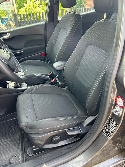 Ford Fiesta 19 of 22