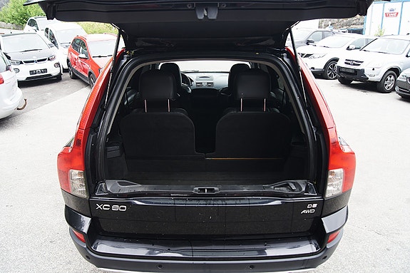 Volvo XC90 8 of 13